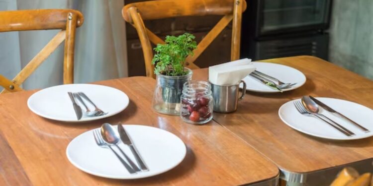 How to Choose the Perfect Material for Your 6-Seater Dining Table